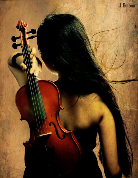 The_Woman_and_The_Violin_by_liowmolko